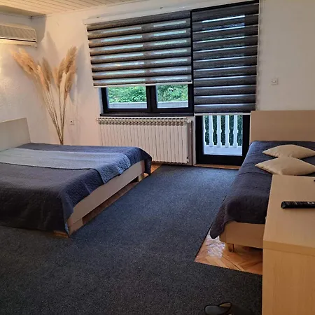 Bosna アパート ヴィソコ